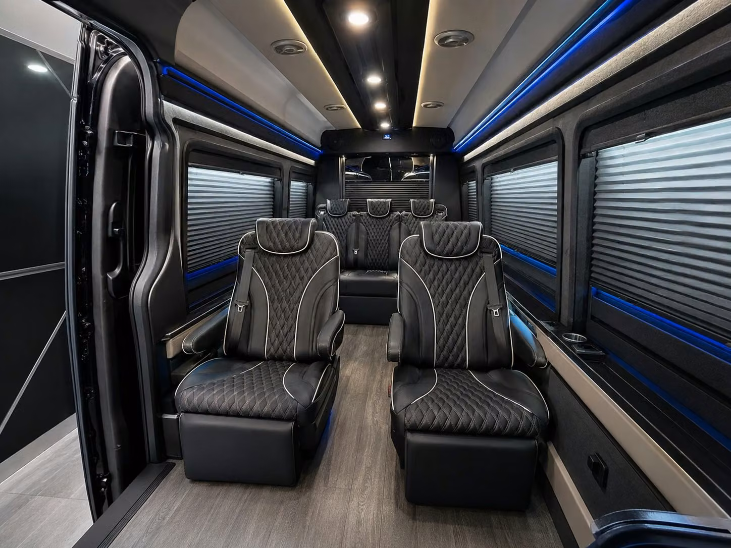 finding the right warren airport shuttle for conventions and trade shows